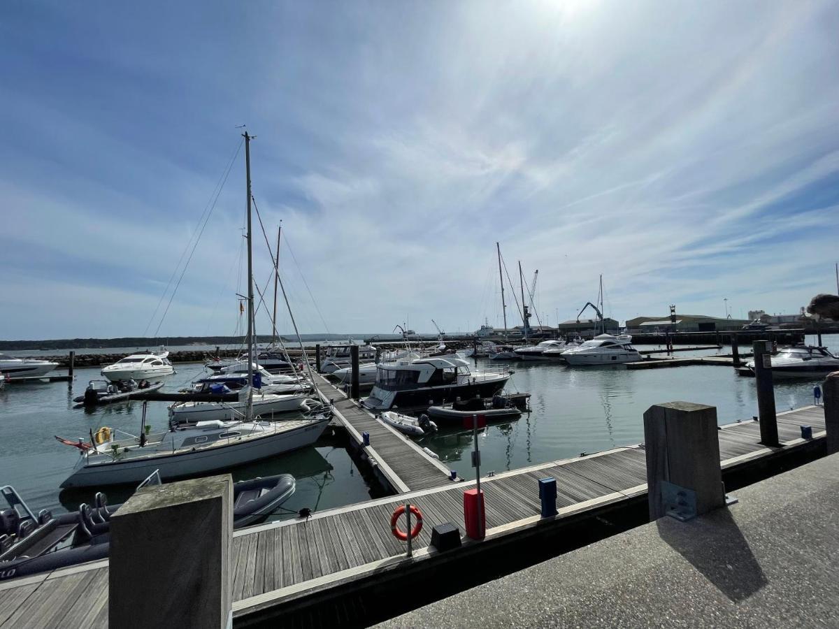 Quay & Sea View Spacious Modern Secure Parking Apartment Poole Exterior photo